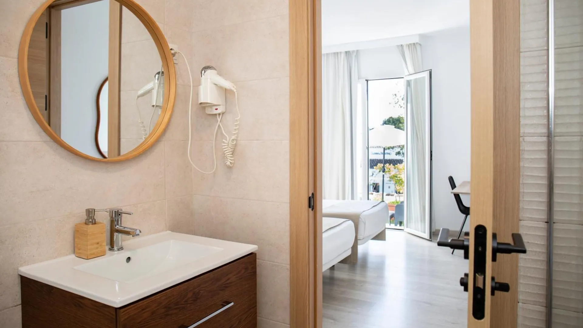 Hotel Casa Dalia Marbella 3*,